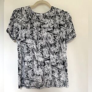 Nine West Black and White Graphic Fitted Short Sleeve Tee